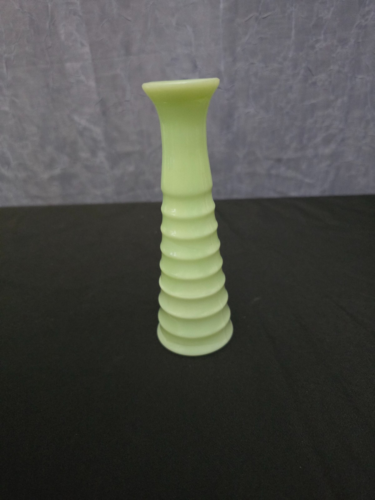 Jeanette Glass Uranium Jadeite Beehive 6.25″ Ribbed Bud Vase