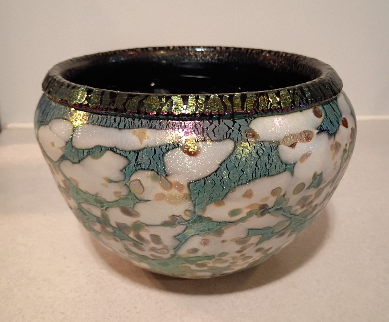 Amazing 2008 Signed Robert Eickholt Iridescent Cypriot Monet Art Glass Vase