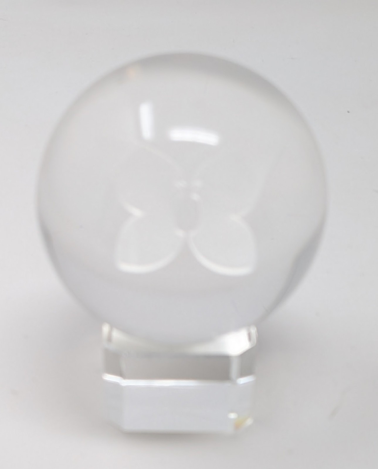 Kapalua Hawaii Clear Glass Paperweight Orb Round Sphere 3 Inch Dynasty Gallery