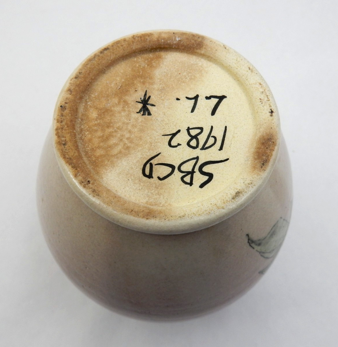 VINTAGE SANTA BARBARA CERAMIC DESIGN HAND PAINTED ART POTTERY VASE – SIGNED 1982