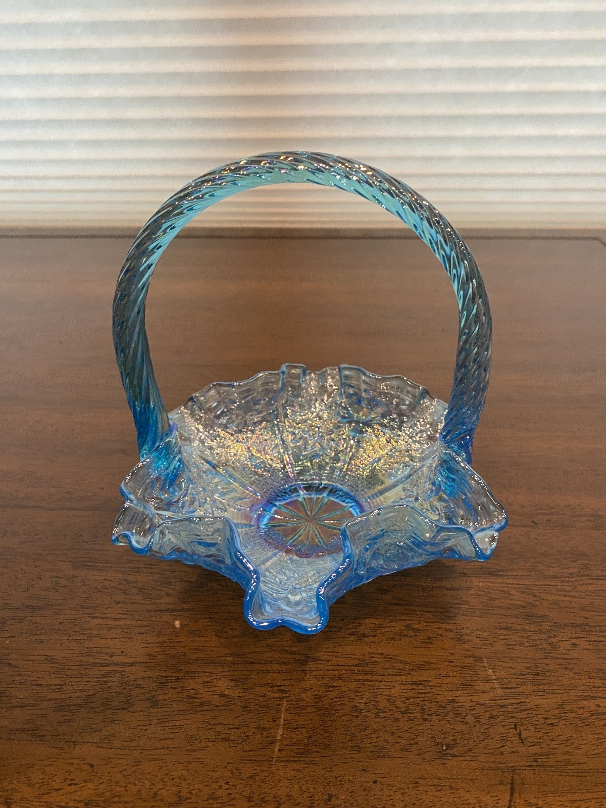 STUNNING VTG FENTON Celeste Blue Iridescent PEACOCK DAHLIA Glass Basket 6.25″H