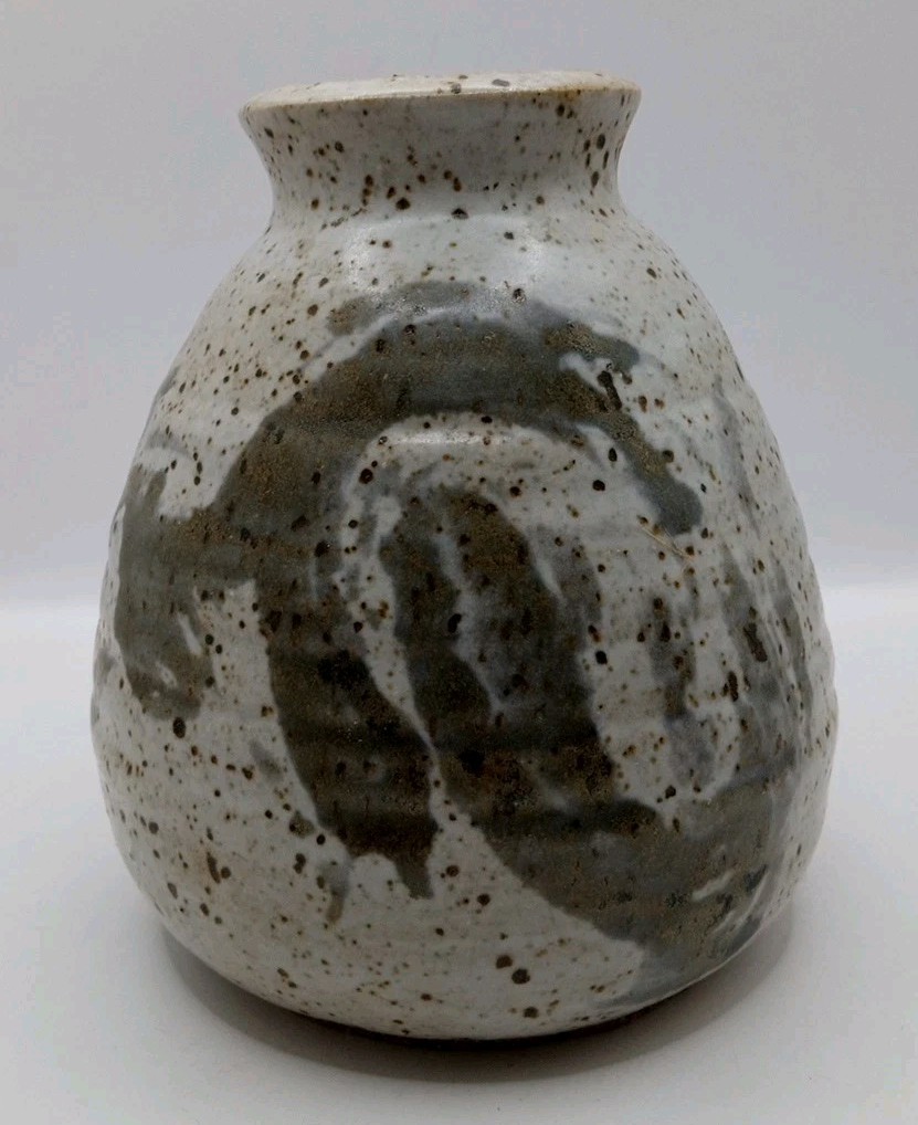 Dorothy Simpson Studio Art Pottery Vase Signed Hand Thrown Speckled Glaze 5.5 In