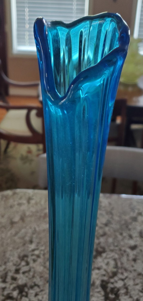 Vintage 1960’s LE Smith Swung Blue Vase Ribbed 22 3/4″ MCM Art Retro Glass