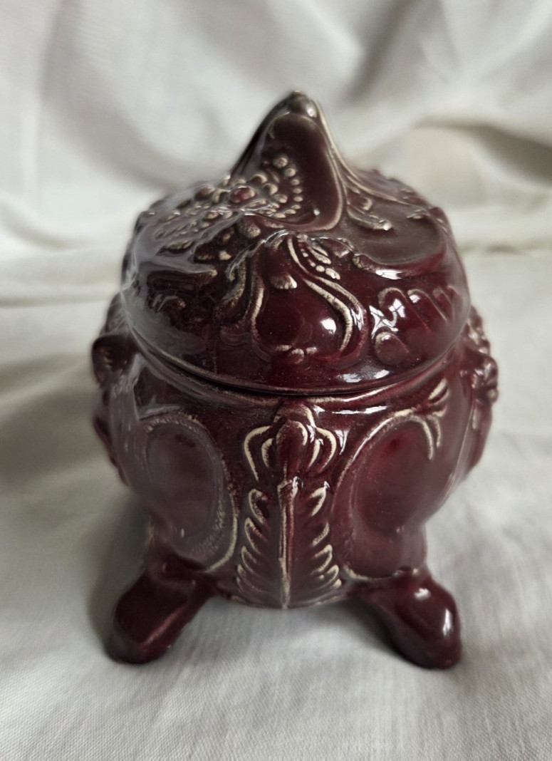 Vtg Brown White Ceramic Footed Trinket Jewelry Box Ornate Floral Lidded Signed