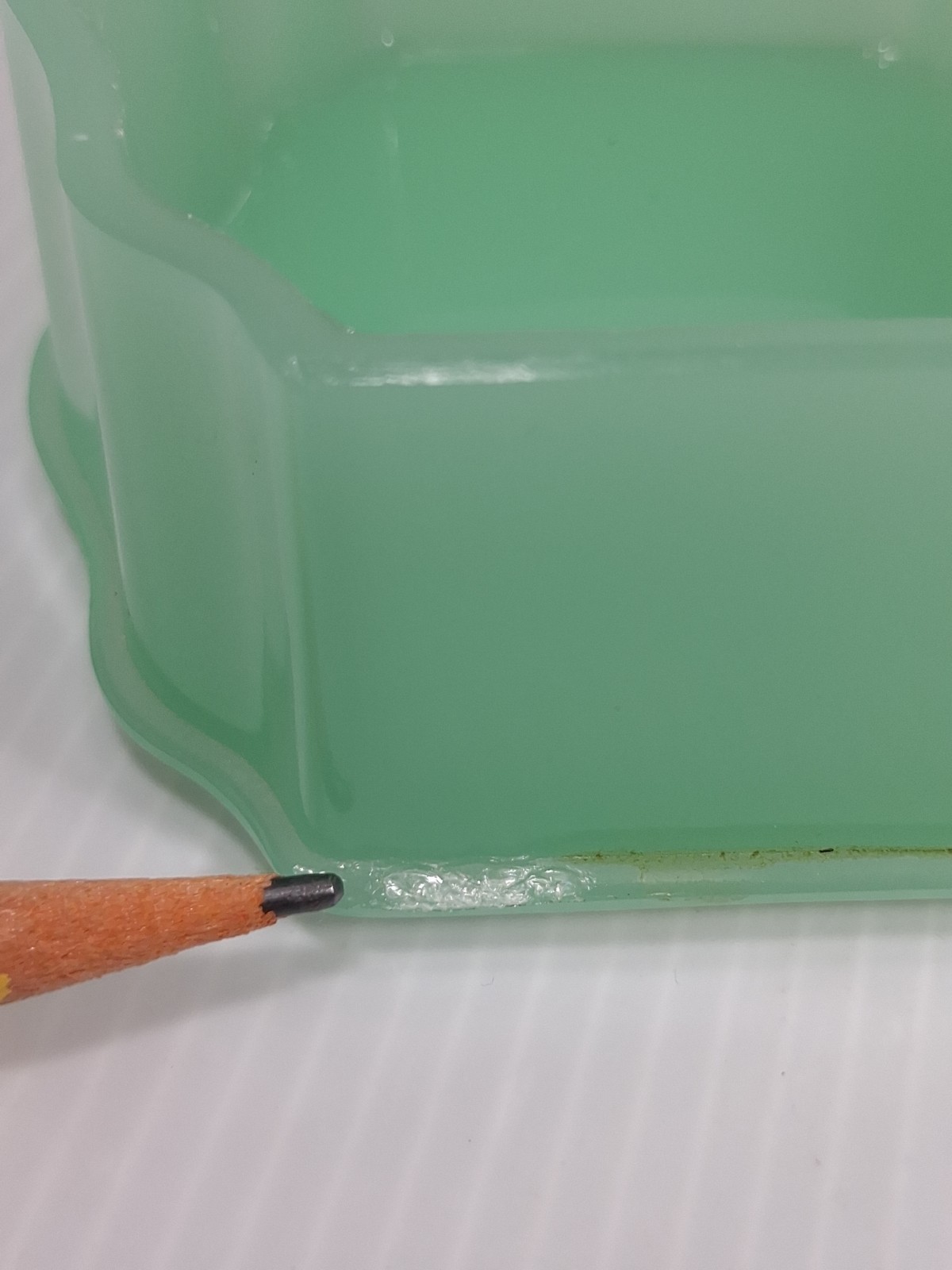 RARE New Martinsville Jade Uranium Glass Vanity Powder Box Art Deco