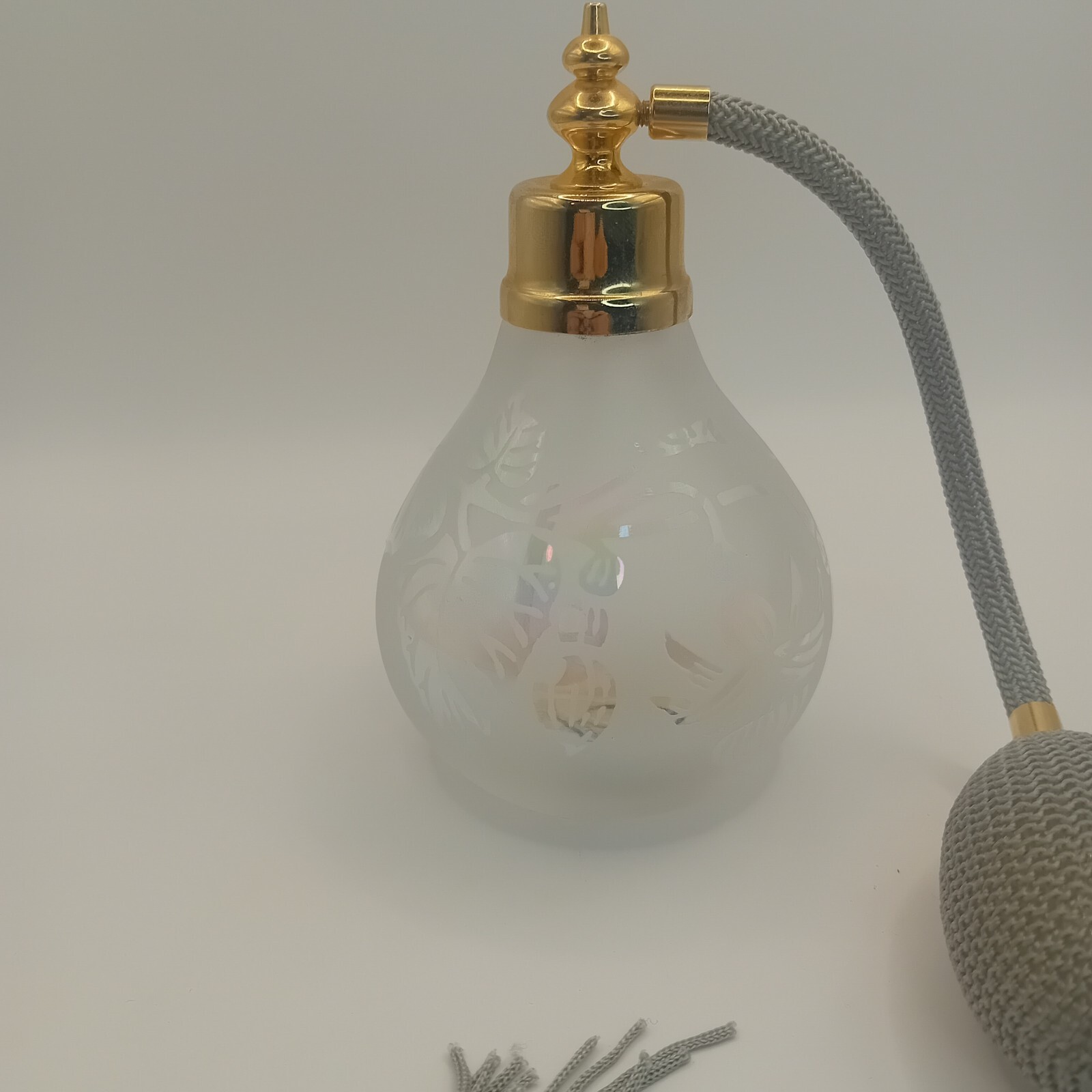 Vintage Retro Waldonia Perfume Atomizer Frosted Glass Opalescent Floral READ