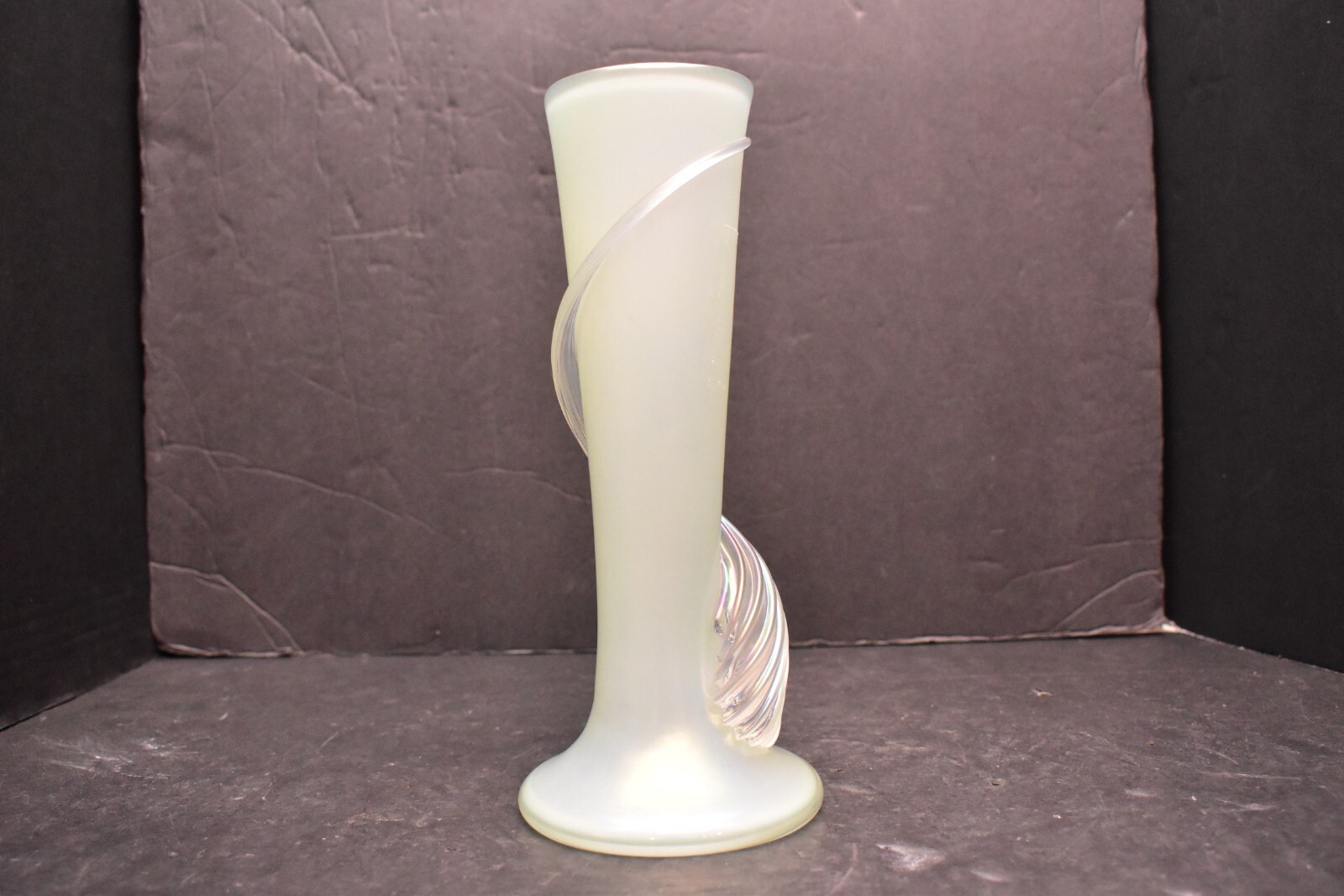 VTG Zellique Studio Art Glass Twist Spiral Vase Iridescent Signed Vase 8.75″