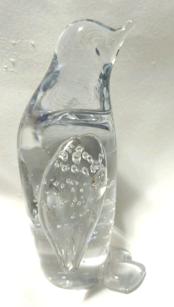 Hand Blown Controlled Bubbles Clear Art Glass Penguin Figurine B2