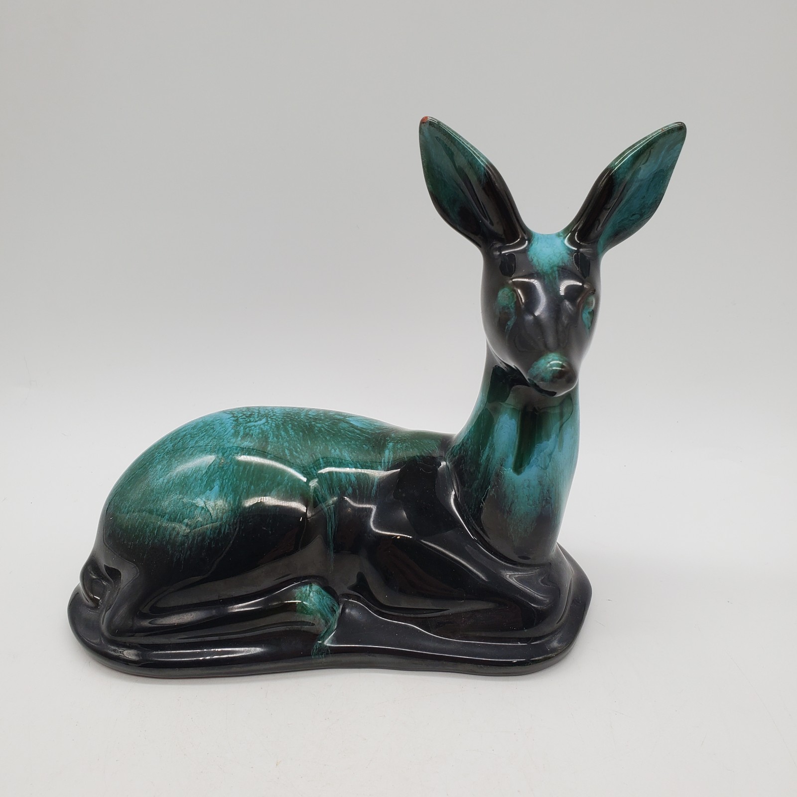Vintage Blue Mountain Pottery DOE DEER Laying Down Figurine Drip Coloring