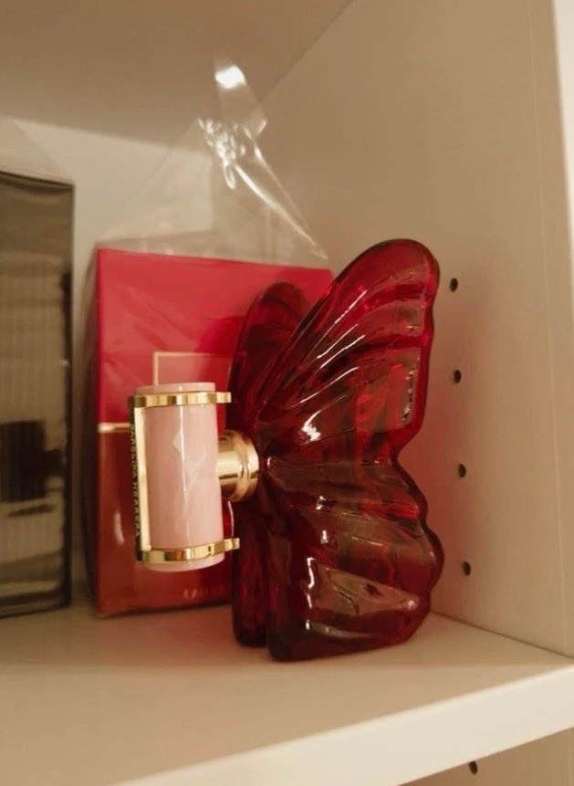 Dup bomba Red Glass Butterfly Figurine Decorative Ornament Glossy Finish