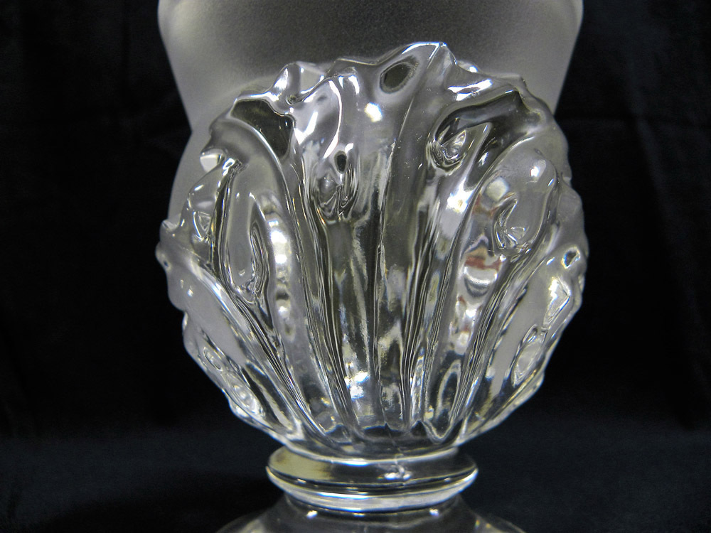 LALIQUE FRANCE ST. CLOUD HEAVY CRYSTAL FROSTED VASE WITH ACANTHOS LEAVES