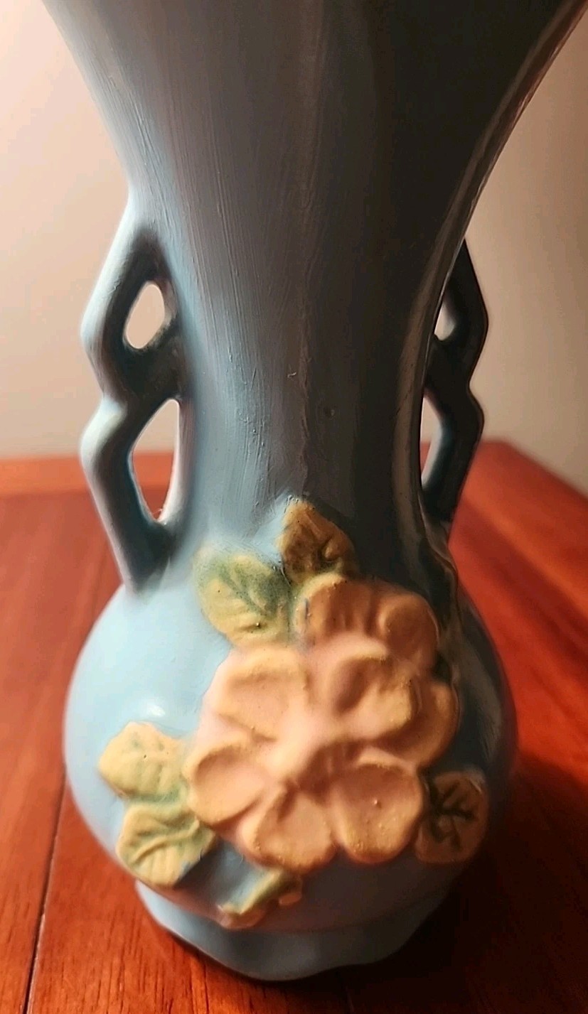 Vintage 1930’s Weller Pottery 7.5″ Blue 2-Handled Criss Cross Vase Dogwood