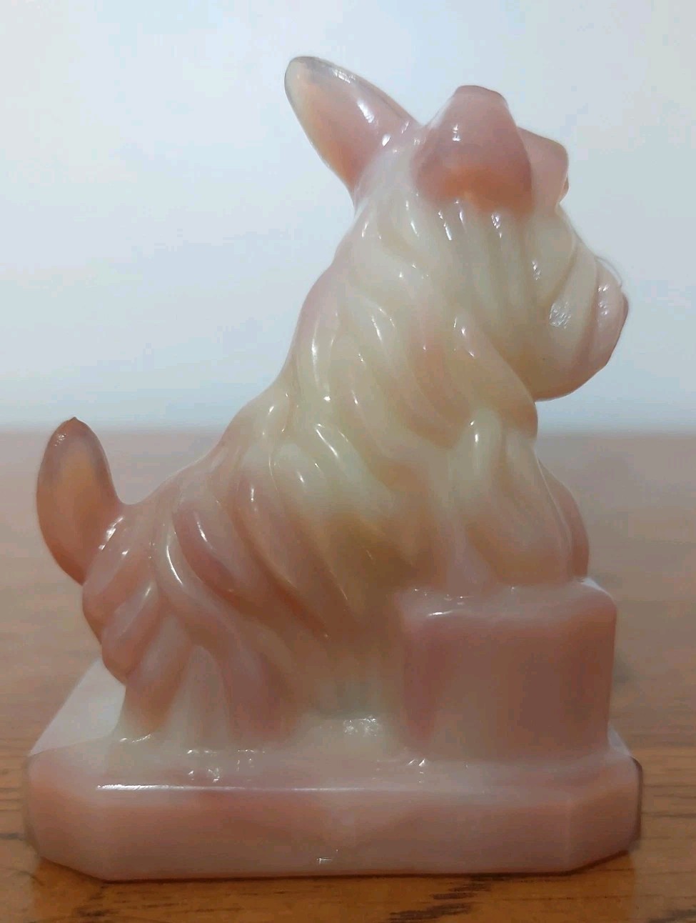 Boyd Art Glass JB Scottie Dog Figurine Ivory Blush Slag Glows Bright EC