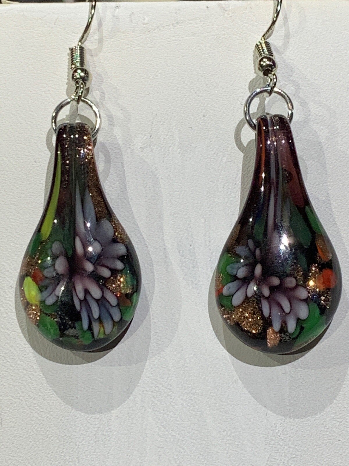 SALE**NEW LISTING…IMPORTED HAND-BLOWN GLASS FLORAL EARRINGS .BLK./PINK.Sil.NEW