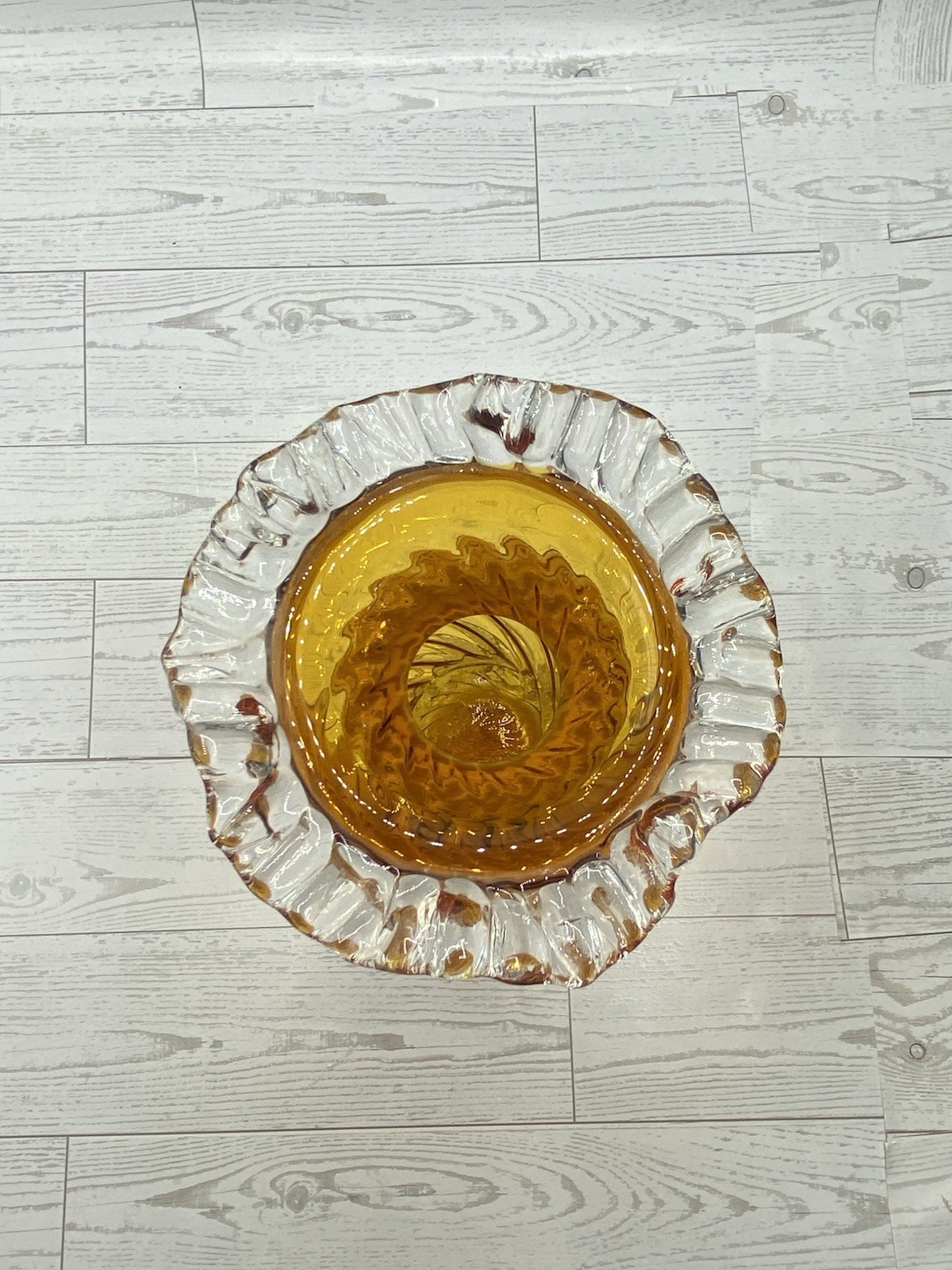 Chalet Heritage LXXI Bullicante Amber Glass Swirl 8” Vase Ruffled Rim HTF