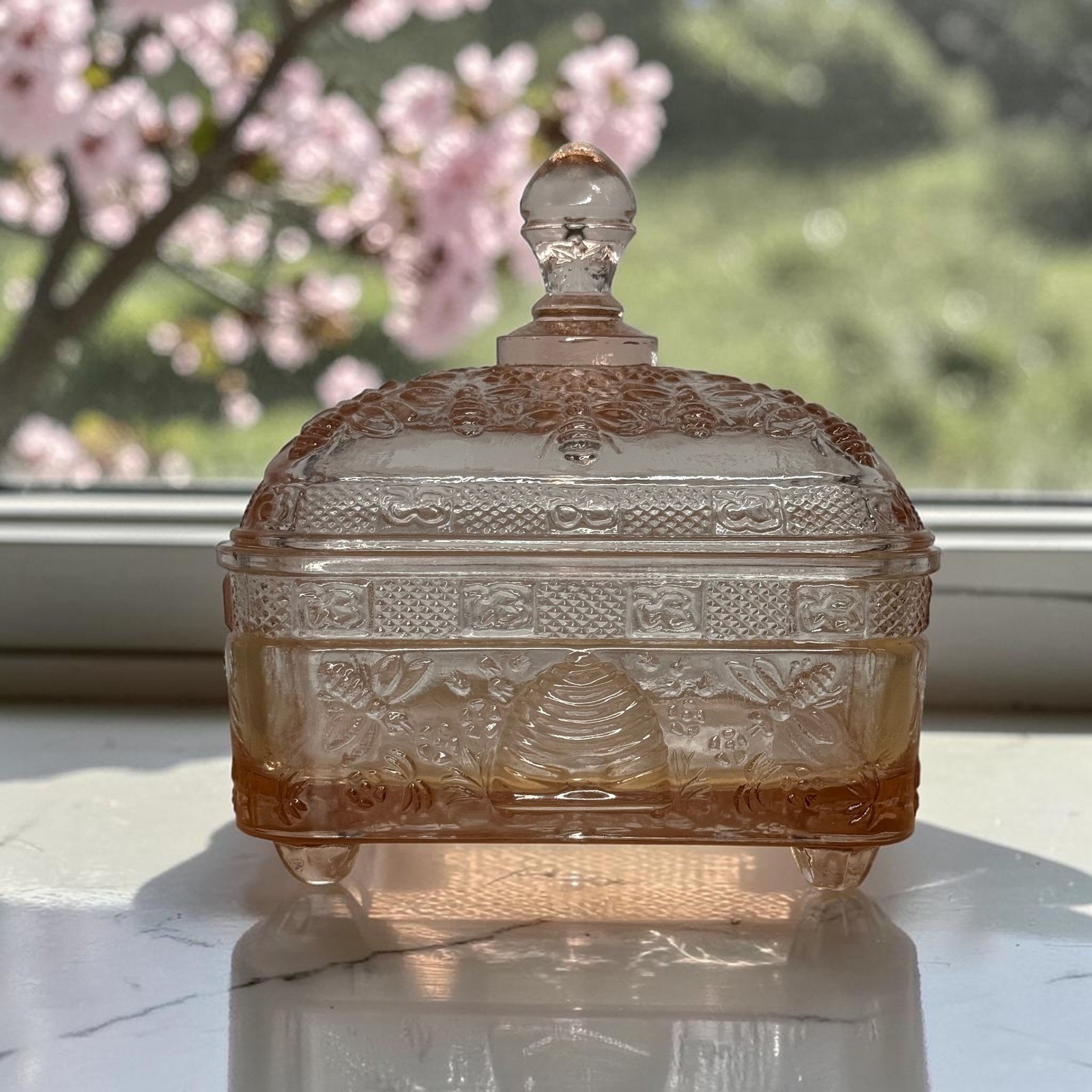 Pink Tiara Glass Beehive Honey Bee Trinket Box Square Footed Candy Dish Lid
