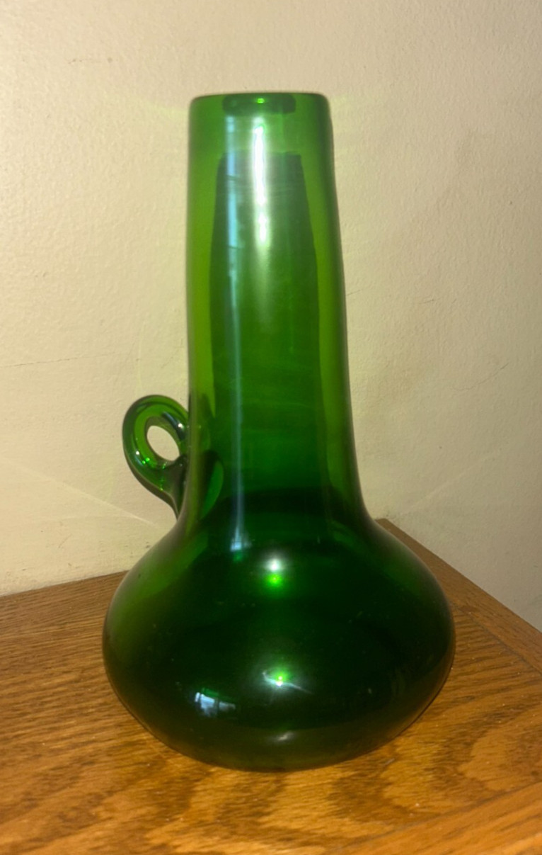 Blenko Wayne Husted Era Lime Green Looped Handled Blown Vase (1952-1956) – WV