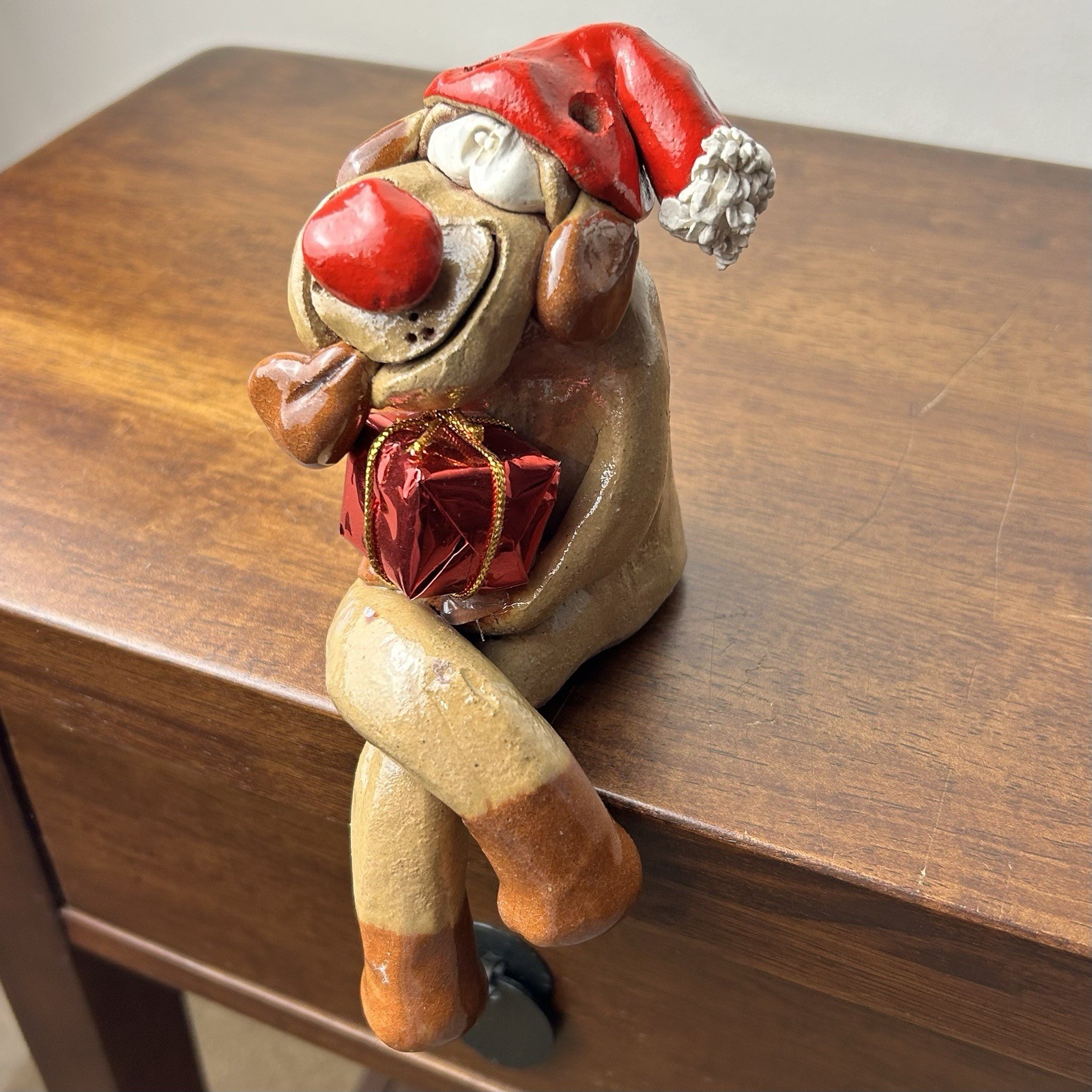 Nancy Hicks Folk Art Pottery Reindeer with Present Shelf Sitter Christmas Decor