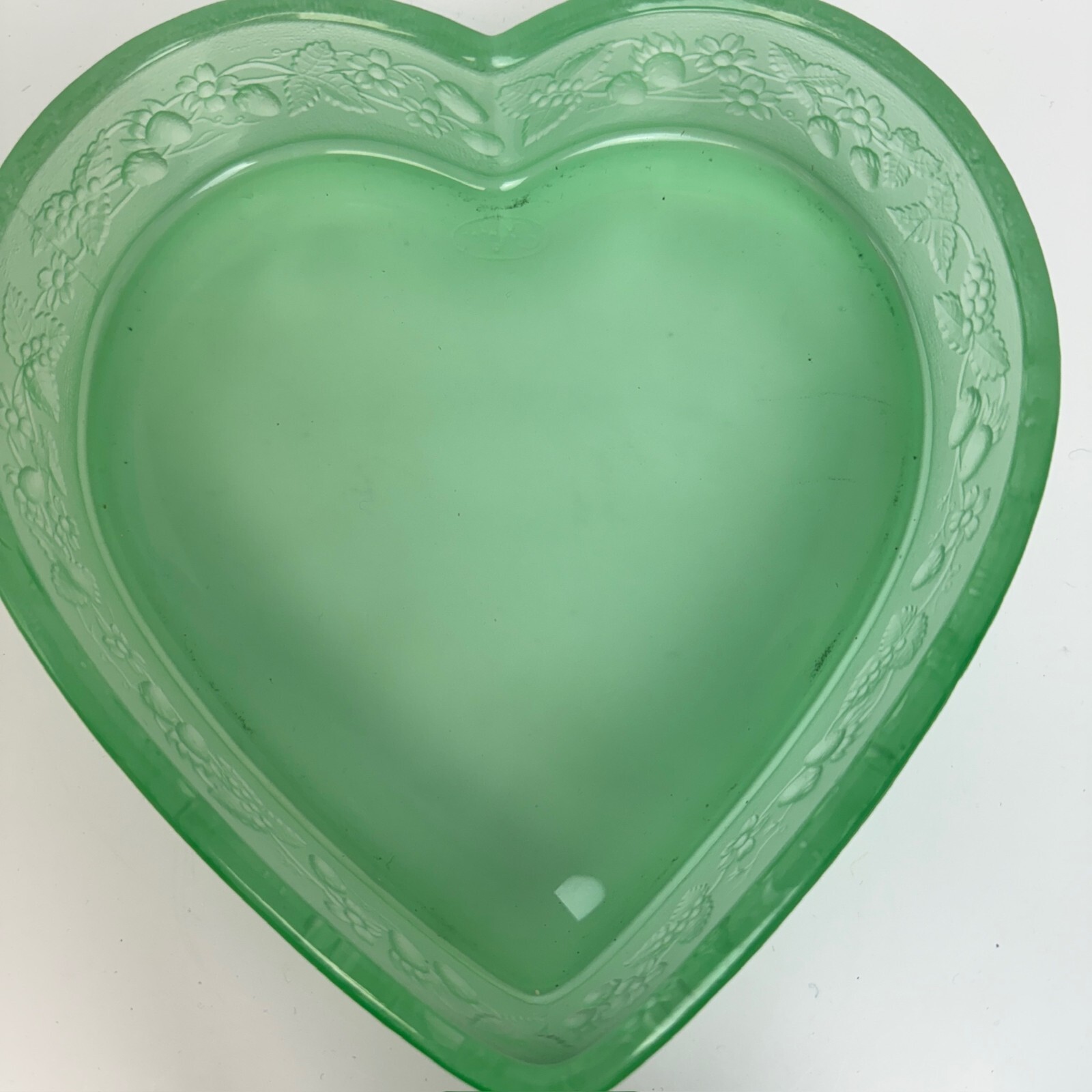 Vintage Fenton Favorites 2003 Handpainted Heart Shaped Trinket Box Stamped Green