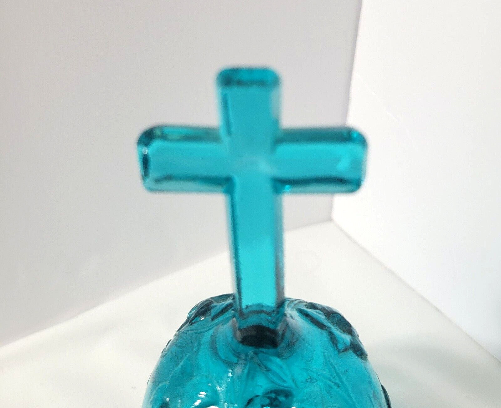 Fenton Bell Teal Blue Cross Handle Easter Lilies Lily Design