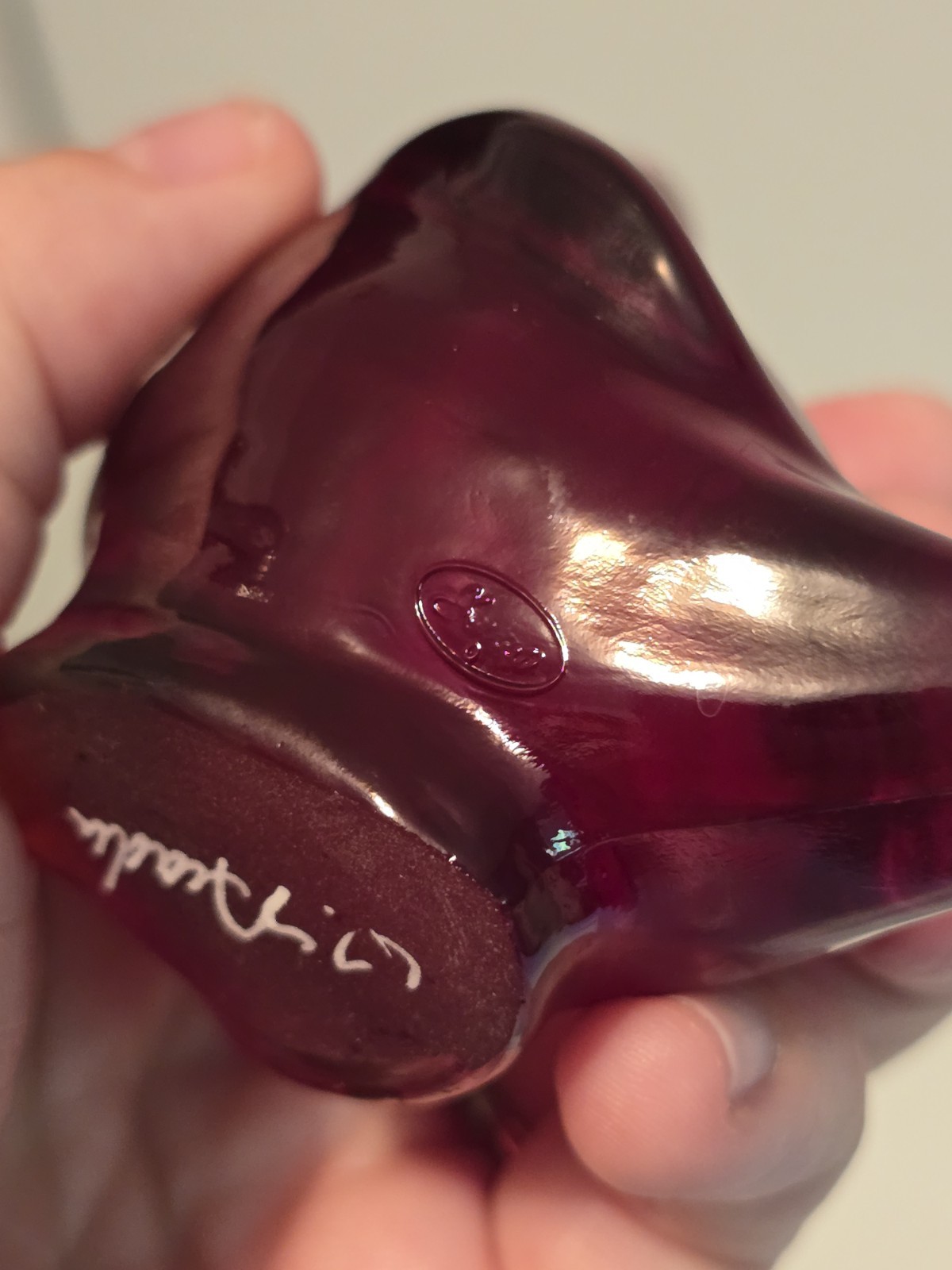 Fenton USA Ruby Red Goose Artist Signed Christmas Ribbon & Bow Figurine EUC!