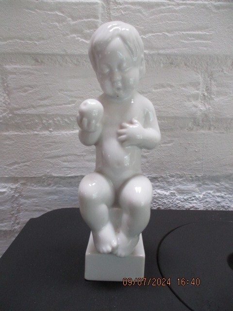 Cute White Porcelain Figure Bing & Gröndahl Child Eva with Apple 2230