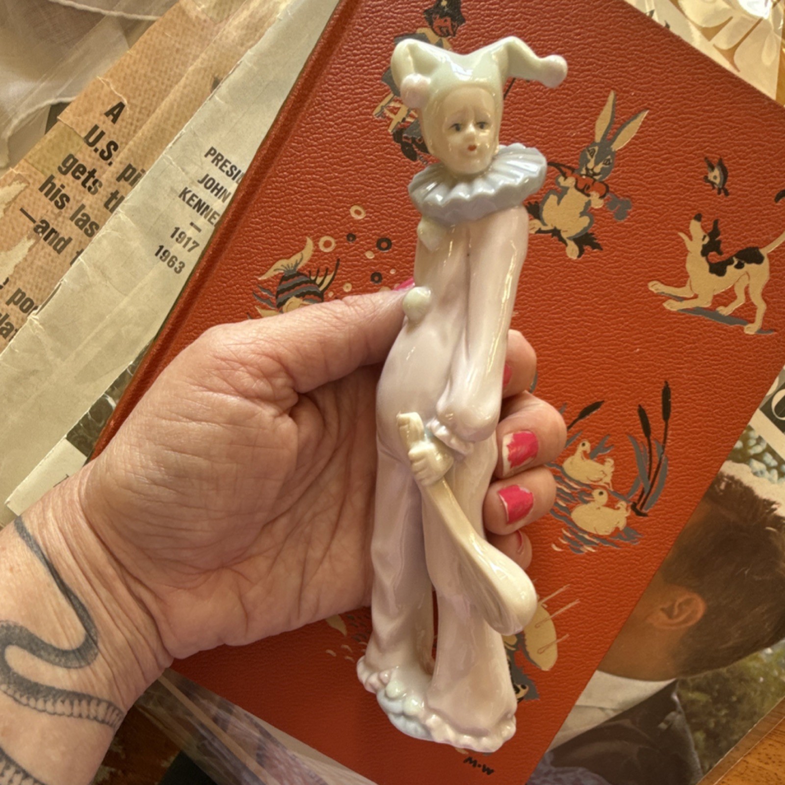 Russ Berrie Porcelain Hand Painted Vintage Clown Figurine 7in MPN 65141