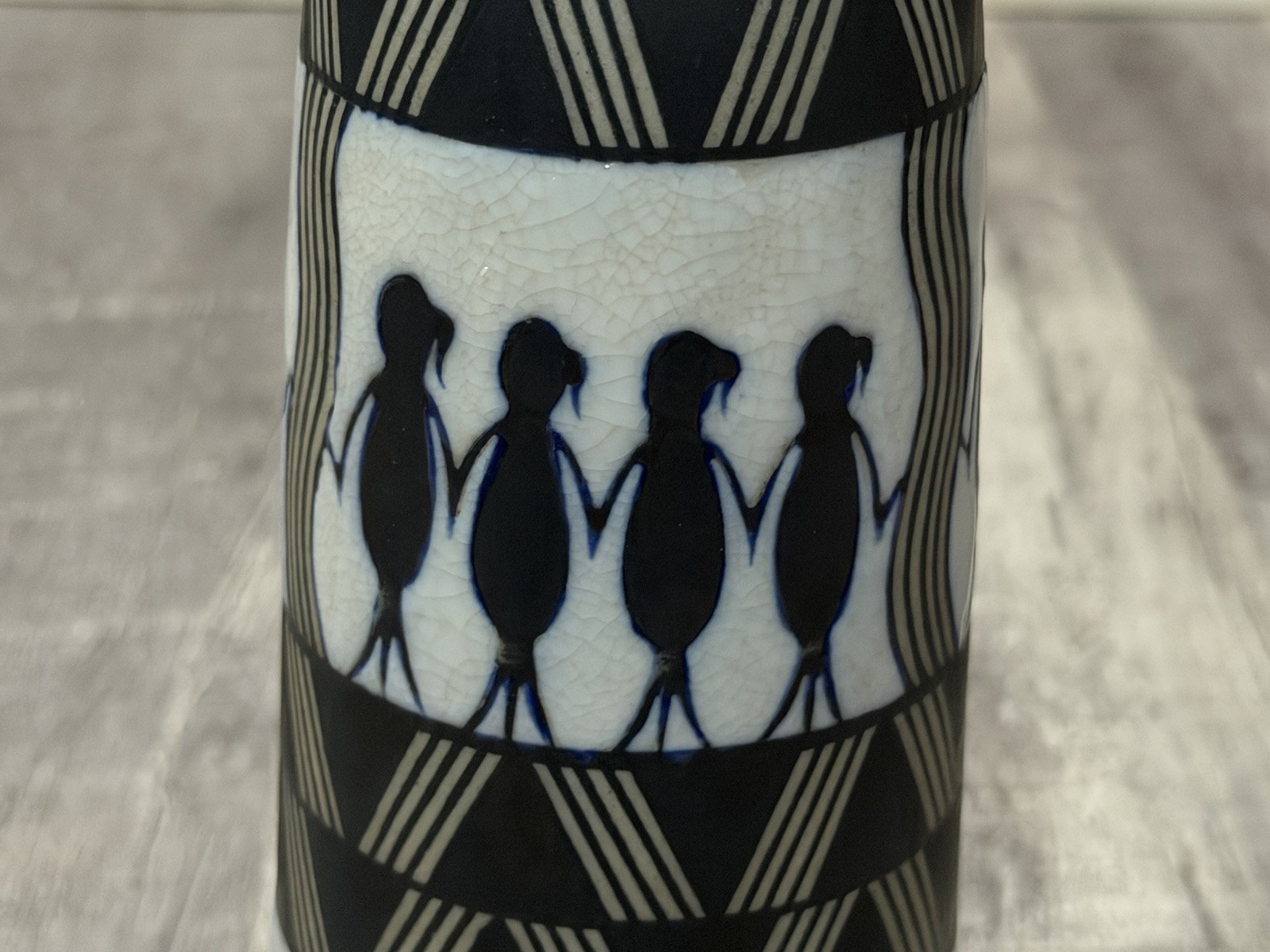RARE VINTAGE Sauri Warli Folk Art Pottery Vase People Holding Hands In Unity