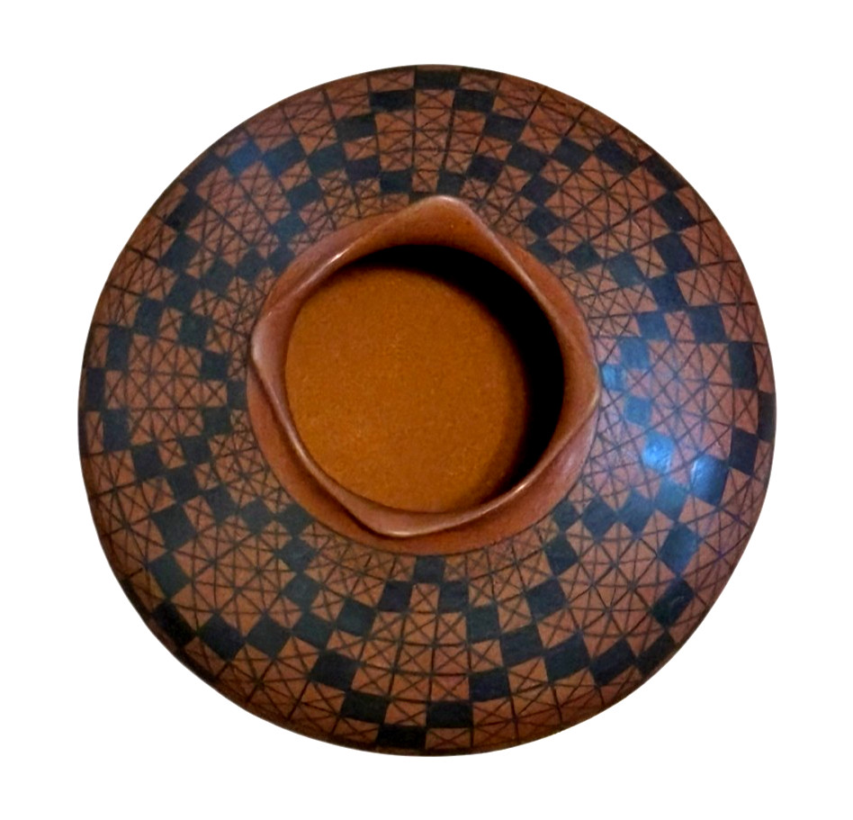 Olga Quezada Mata Ortiz Mexican Clay Pottery Pot Vase Artist Signed