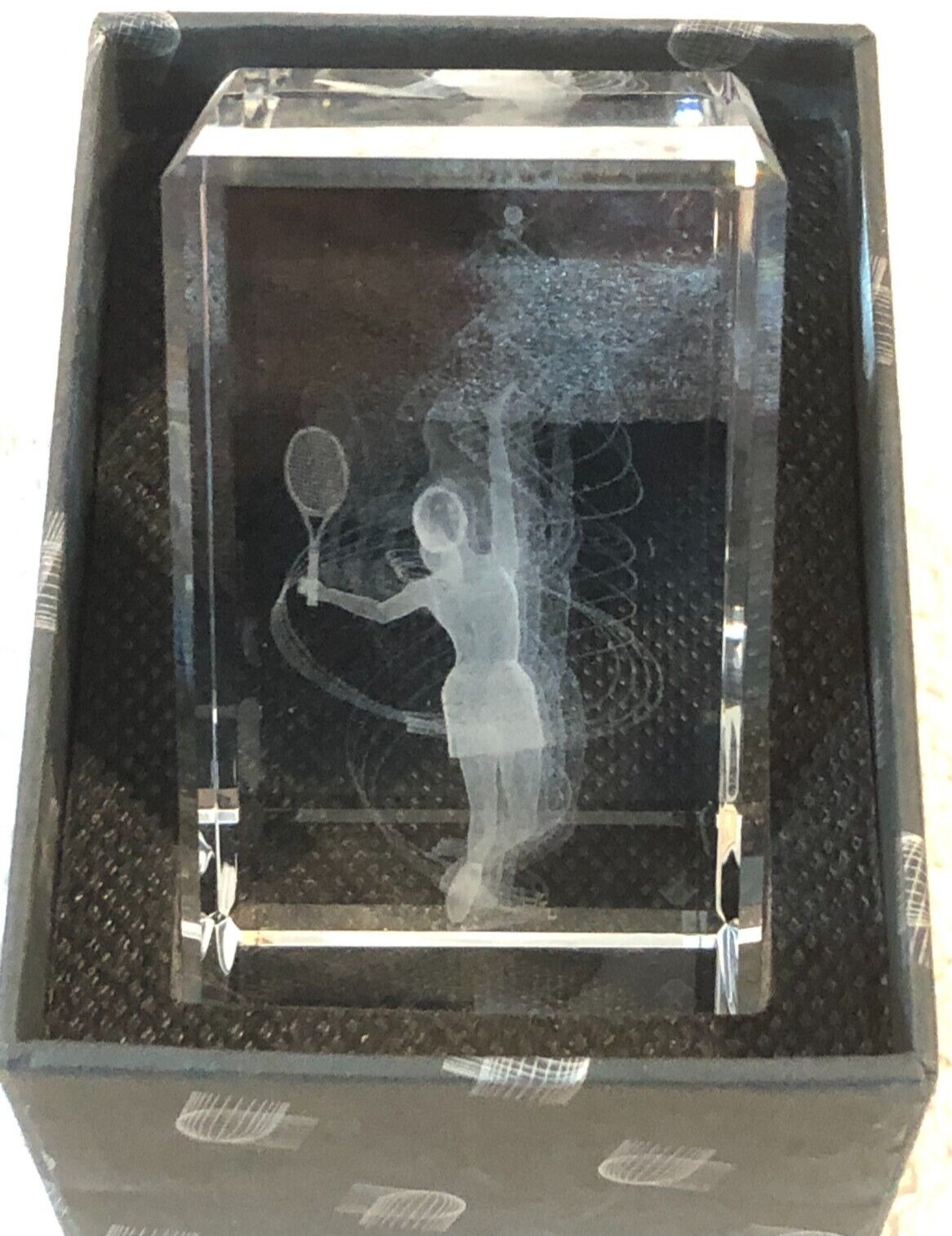 CRYSTAL IMPRESSIONS HOLOGRAM FEMALE TENNIS PLAYER SERVING 3 1/4 ” x 2 ” ISRAEL
