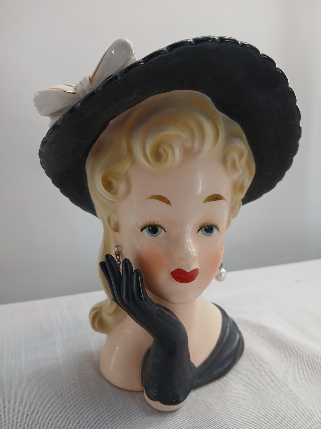VINTAGE RELPO K1406 Classy LADY HEAD VASE Pearl Earrings Black Hat Gloves