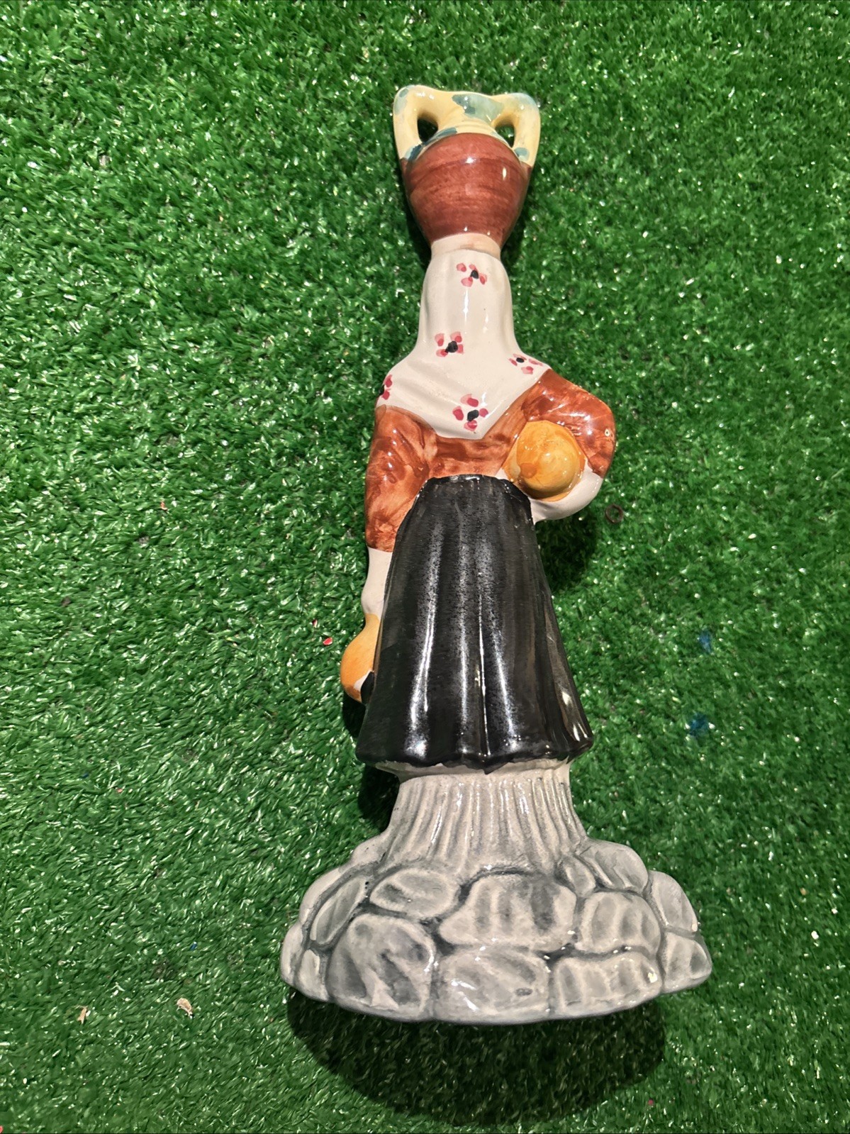 VINTAGE CALABRIELLA POTTERY STATUE LADY CARRYING URN ON HEAD 10.5”