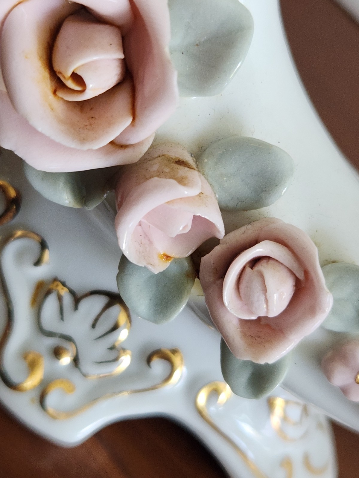 Vintage White Pink Cornucopia vase with 3D Capidimonte -type Roses Flowers