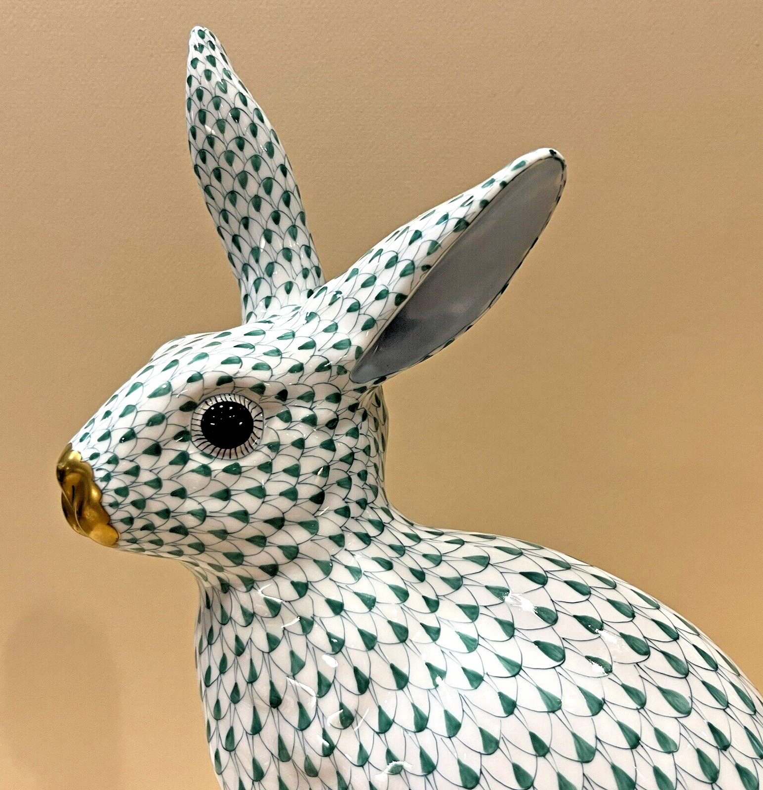 Herend Figurine – Extra Large Bunny / Rabbit 12″ H – Green Fishnet
