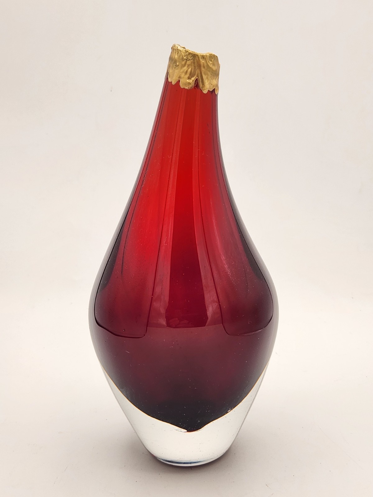 Studio Art Glass 2005 SIGNED Ruby Red Sommerso Curved Gold Dipped Vase 9″
