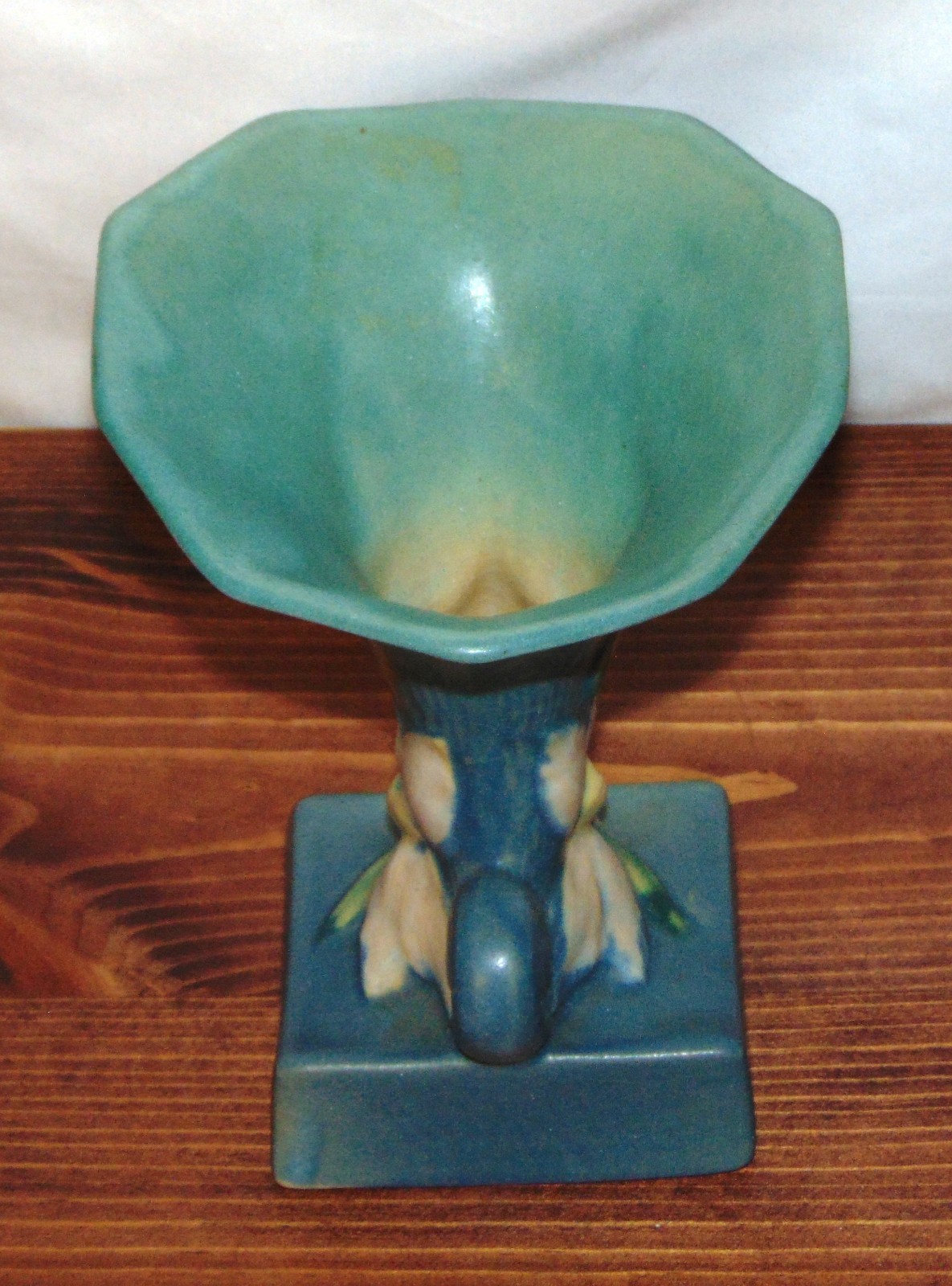 Vintage Roseville Pottery #190-6″ Blue CLEMATIS Cornucopia Vase c.1940’s