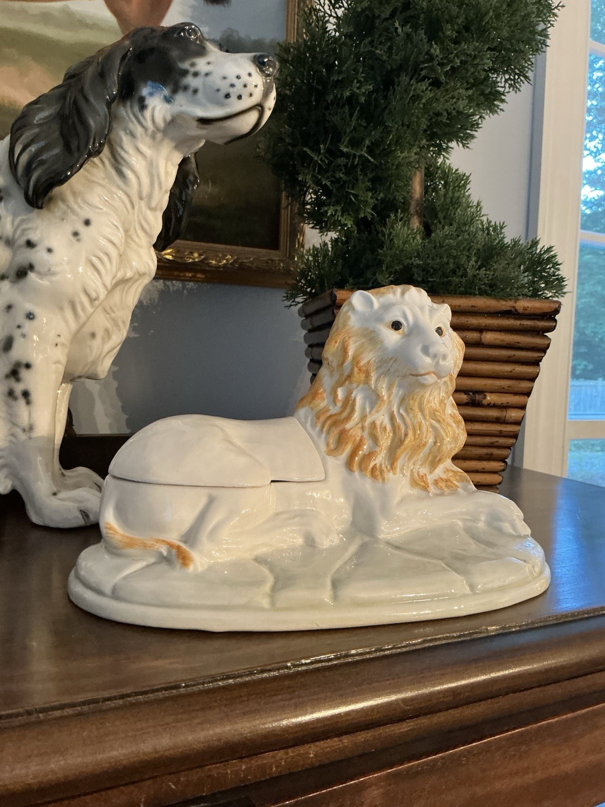 Italian Vintage Lion With Lamb Pottery Box Gold And White Box