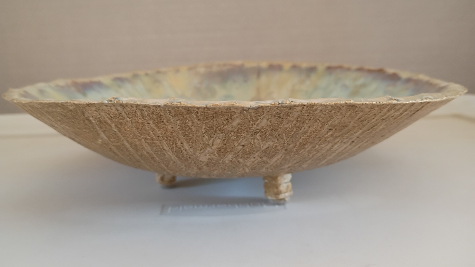 Gorgeous 9″ Round Crystalline Bowl With Simulated Geode Bottom & Rough-Hewn Edge