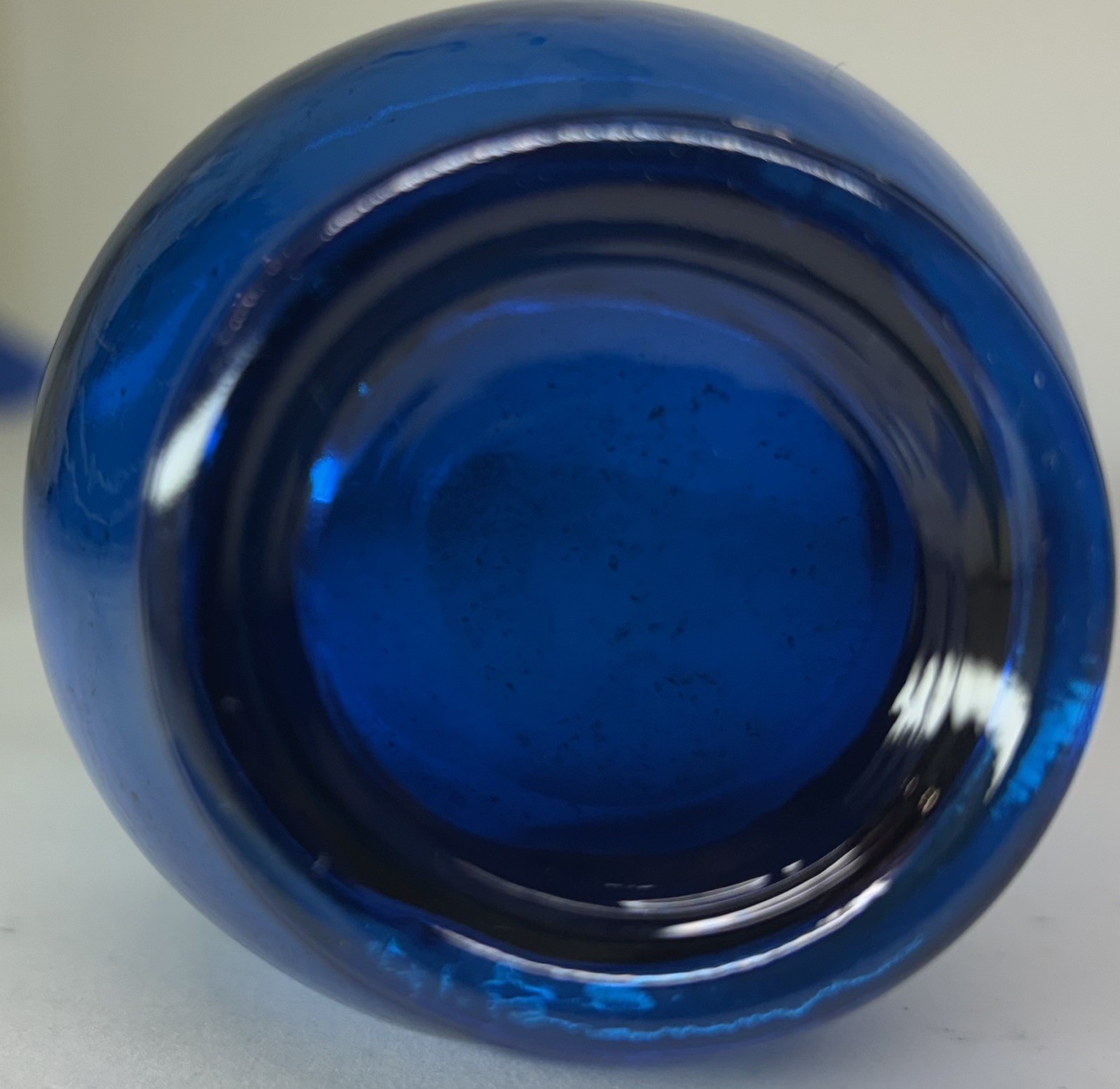 Vintage MCM Peacock Aqua Turquoise Blue Swung Art Glass Bud Vase 14.5″ Tall