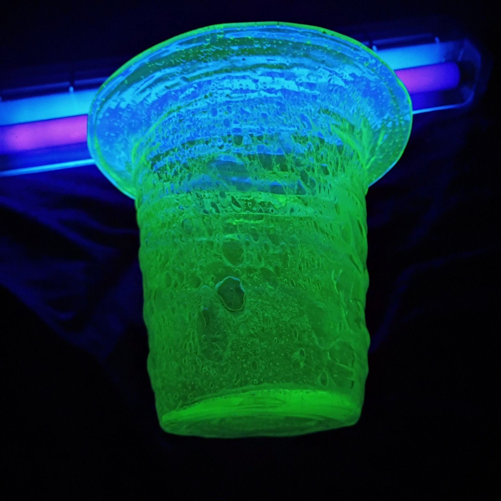 7″ Consolidated Catalonian Hat Shaped Uranium Wavy Vase Lots Of Bubbles GLOWS”