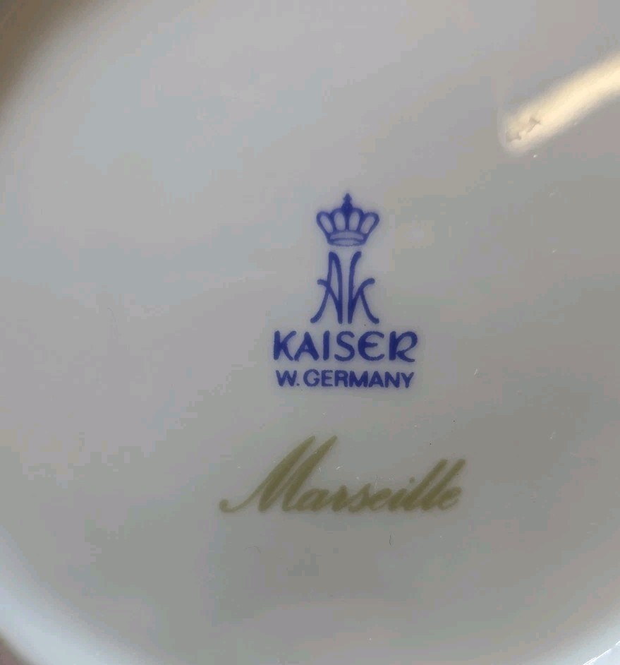 AK Kaiser W Germany Collector Plates Set 4 Porcelain Flowers Floral Gold Rim 4″
