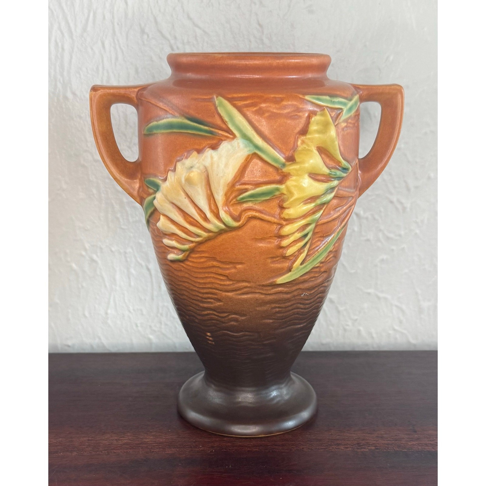 Roseville Pottery Freesia 121-8 Double Handled Vase Brown