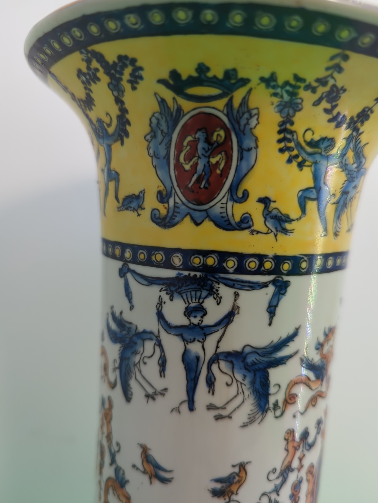 Antique united wilson vase 12 In