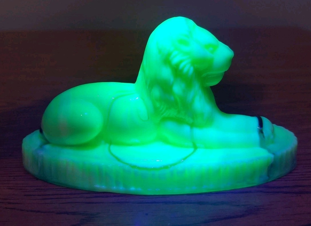 Summit Art Glass Oscar Lion Figurine Paperwt R Vogelsong Mint!