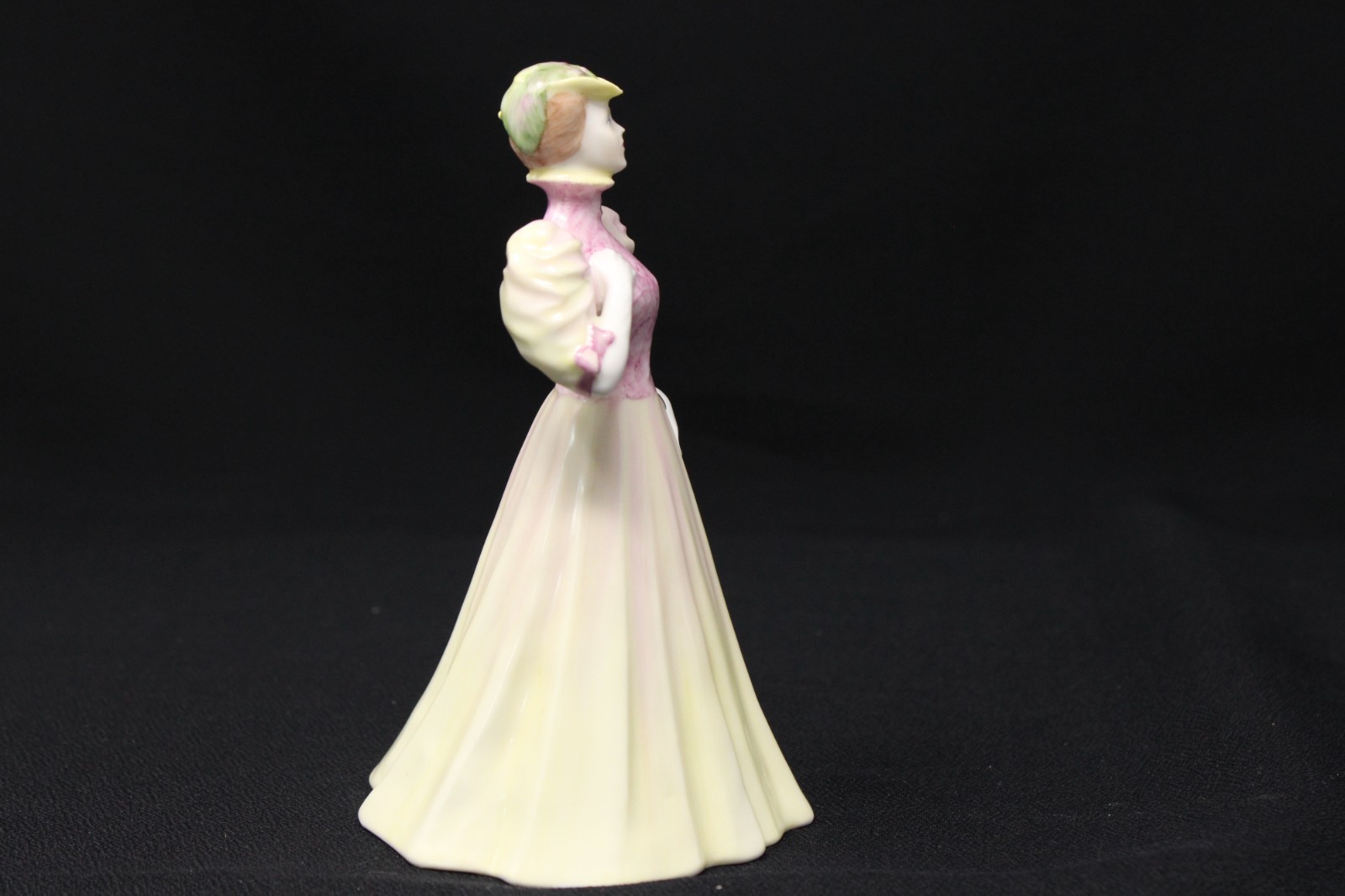 Vintage COALPORT ENGLAND Hand Decorated Bone China Lady “Jacqueline”, 5″ Tall EC