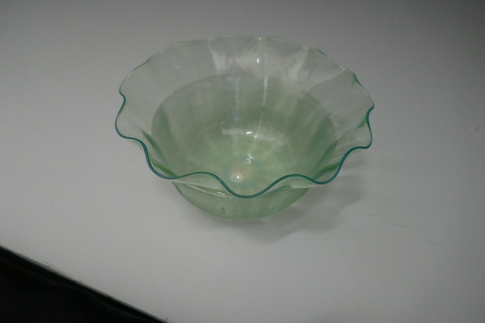 English Threaded Glass Bowl Ruffled Rim Fine Threads Light Green 5″ D ca 1880’s