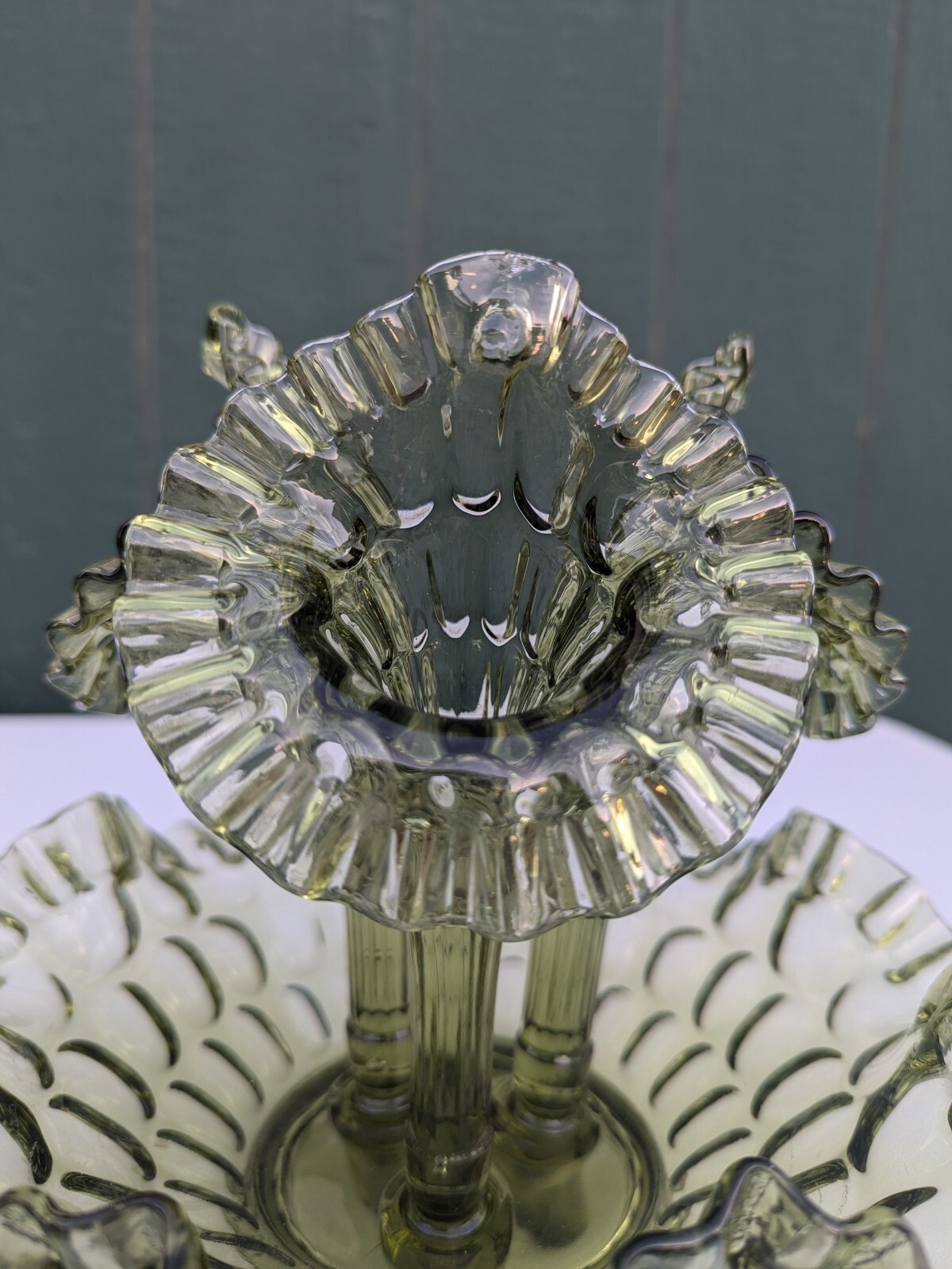 Vtg Fenton Glass Colonial Green Thumbprint 9” Egergne 3 Horns Tulip Vase {Flaw}