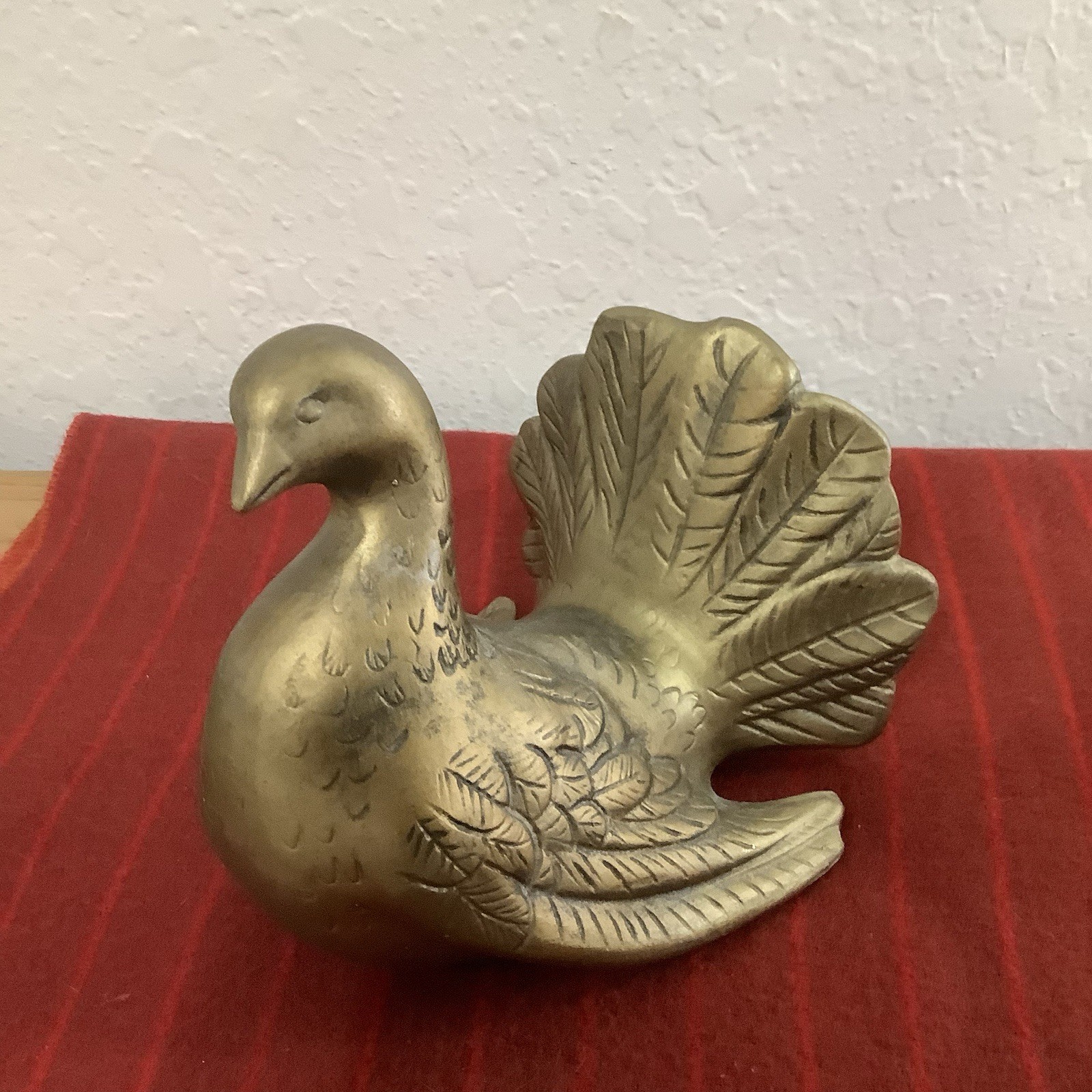Vintage California Pottery 367 Gold Ceramic Turtle Doves Christmas MCM
