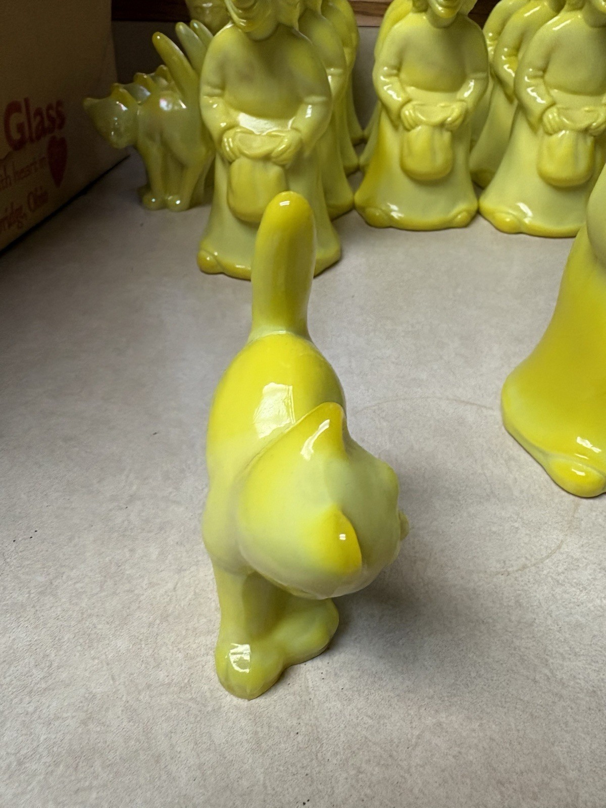 Fenton Glass Dandelion Yellow Halloween Scaredy Cat Kitten Figurine Mosser Glows