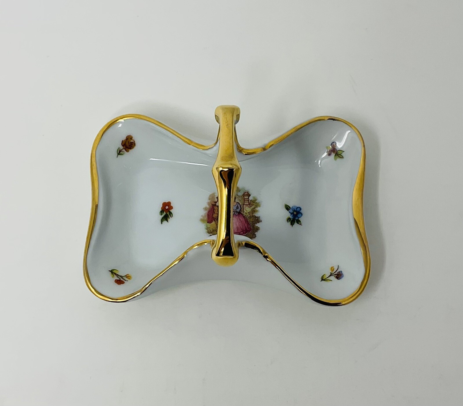Limoges Castel France Porcelain Trinket Dish Handle Courting Couple Gold Rim Veg